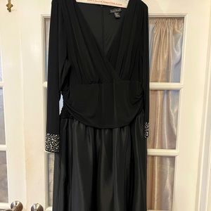 Floor length, Black formal Jessica Howard dress, 16W